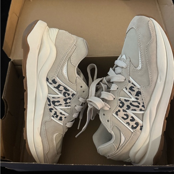 New Balance 57/40 Timberwolf Leopard Gray Sneakers W5740APB Women's US 8.5 B - Picture 1 of 6